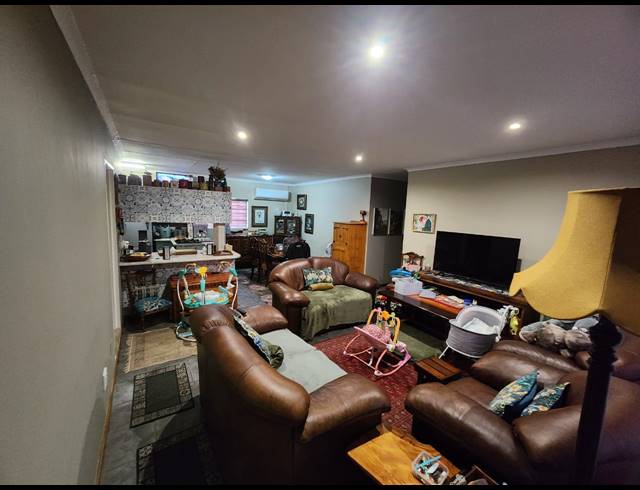 3 BEDROOM TOWNHOUSE FOR SALE IN PROTEA PARK
